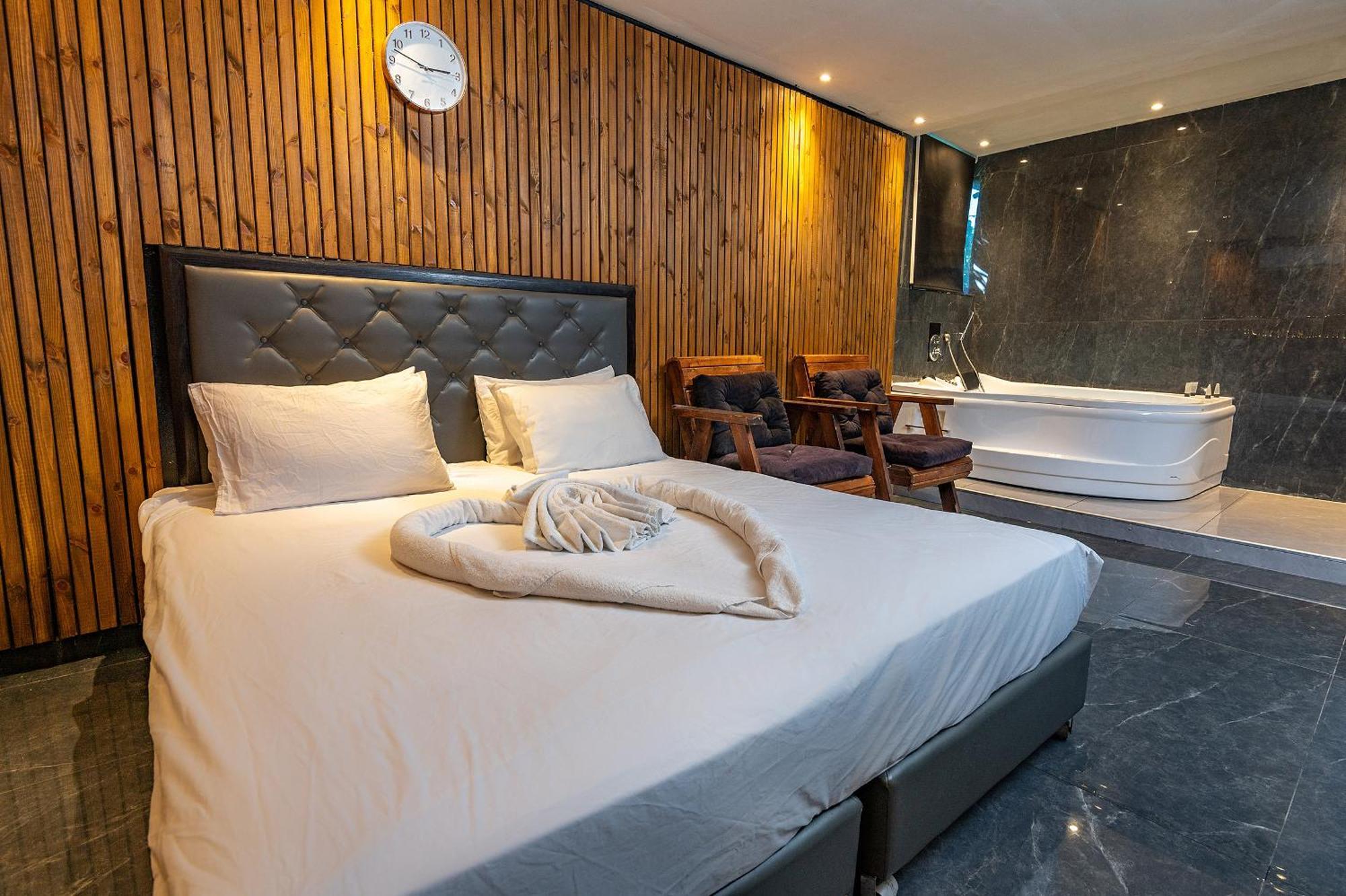 Lago Suites Hotel เยรูซาเลม ภายนอก รูปภาพ