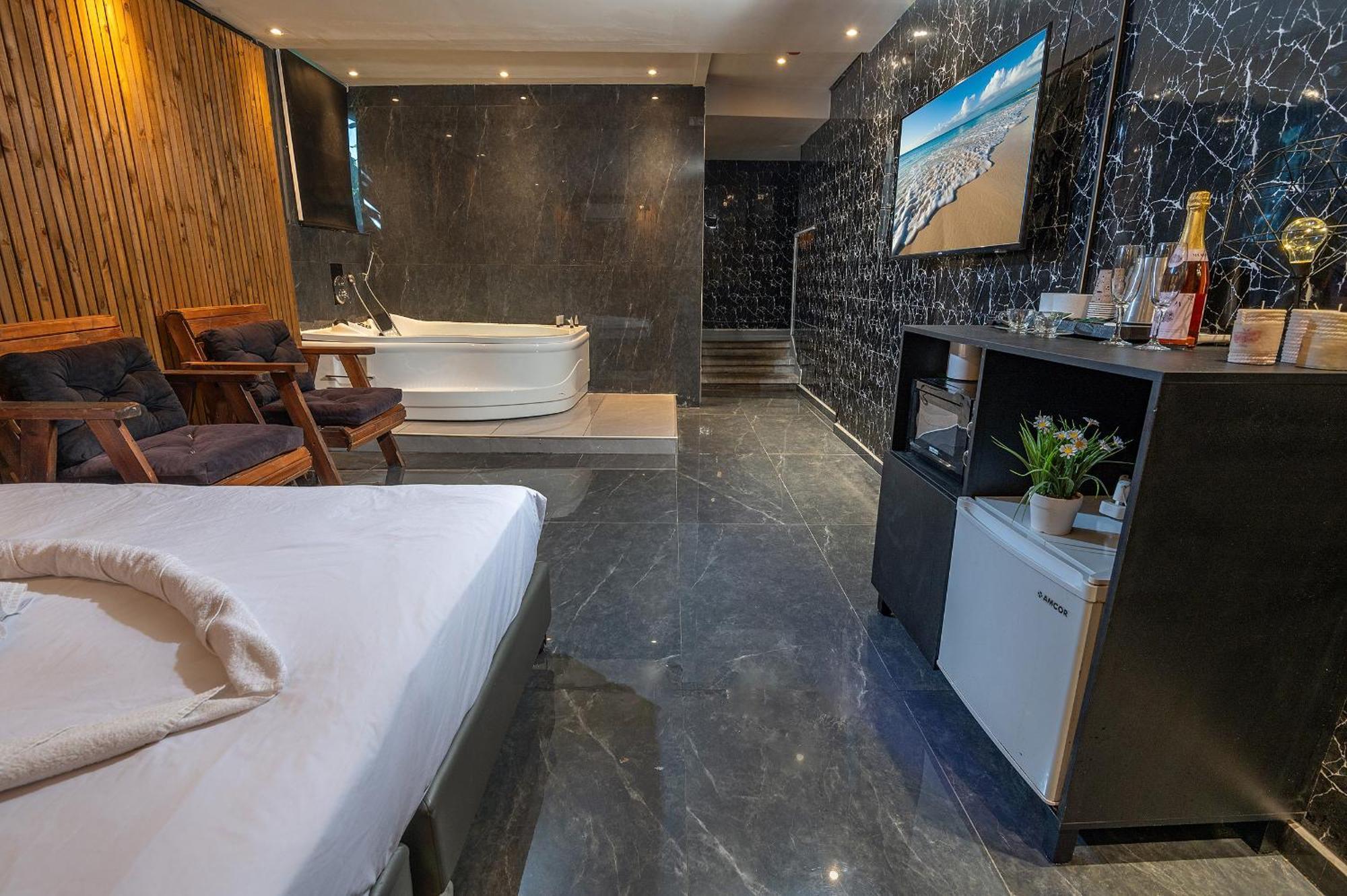 Lago Suites Hotel เยรูซาเลม ภายนอก รูปภาพ