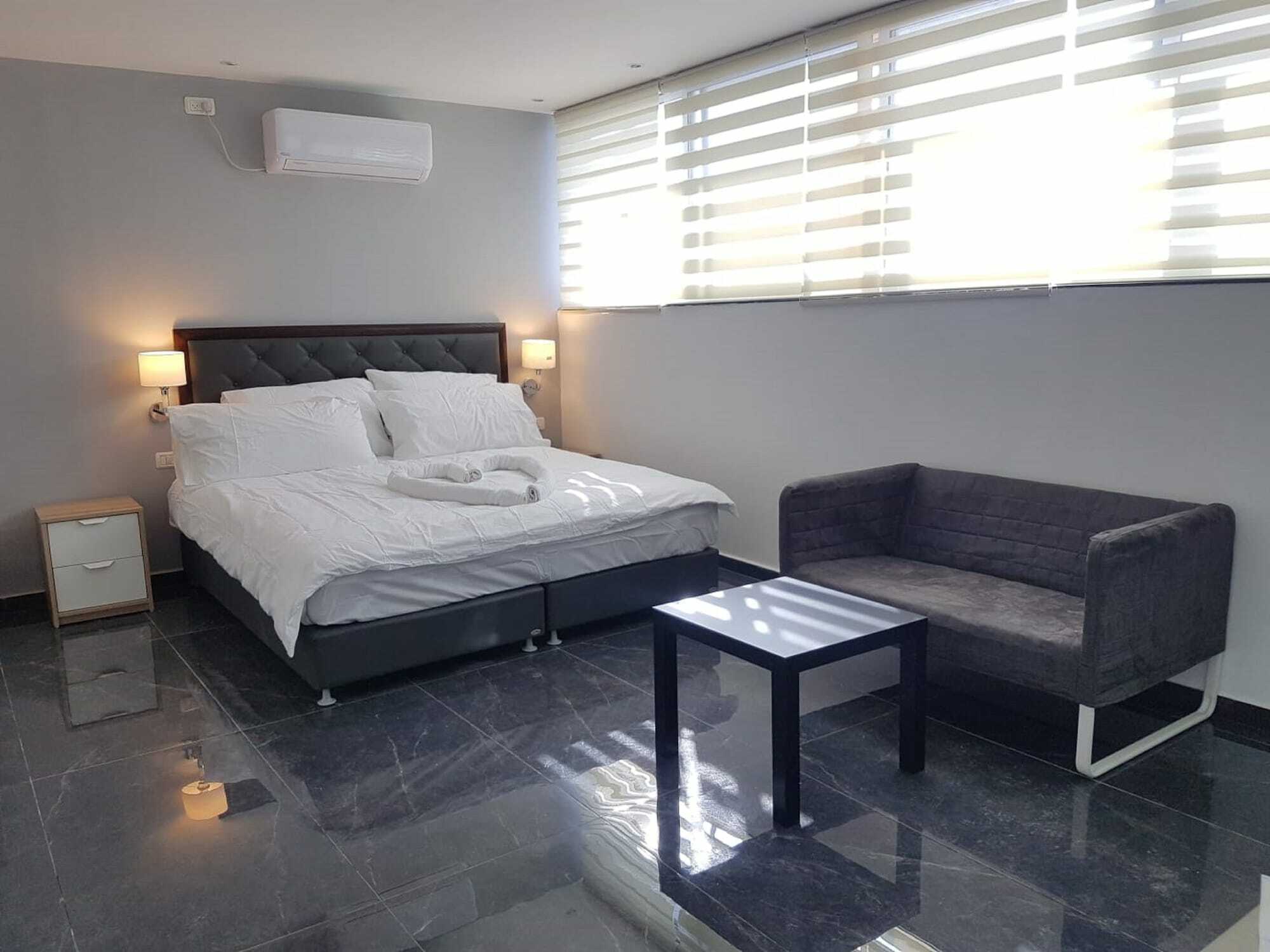 Lago Suites Hotel เยรูซาเลม ภายนอก รูปภาพ